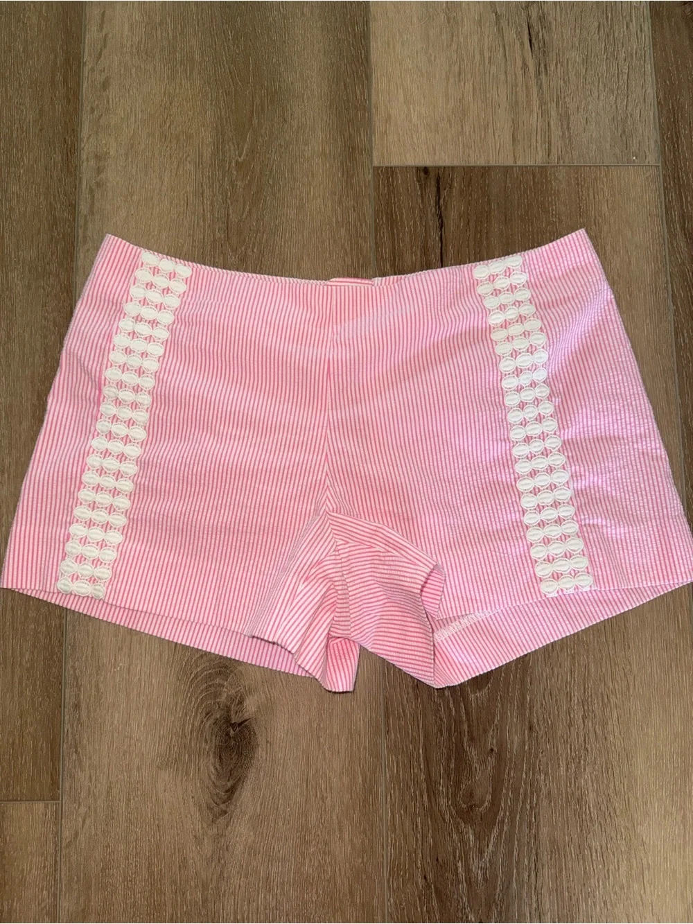 Lilly Pulitzer Pink and White Striped Seersucker Liza Shorts size 4